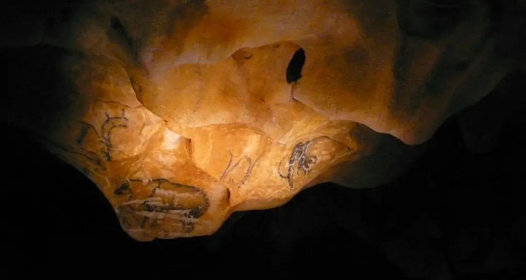 1920x1024-caverne-pont-d-arc-grotte-9