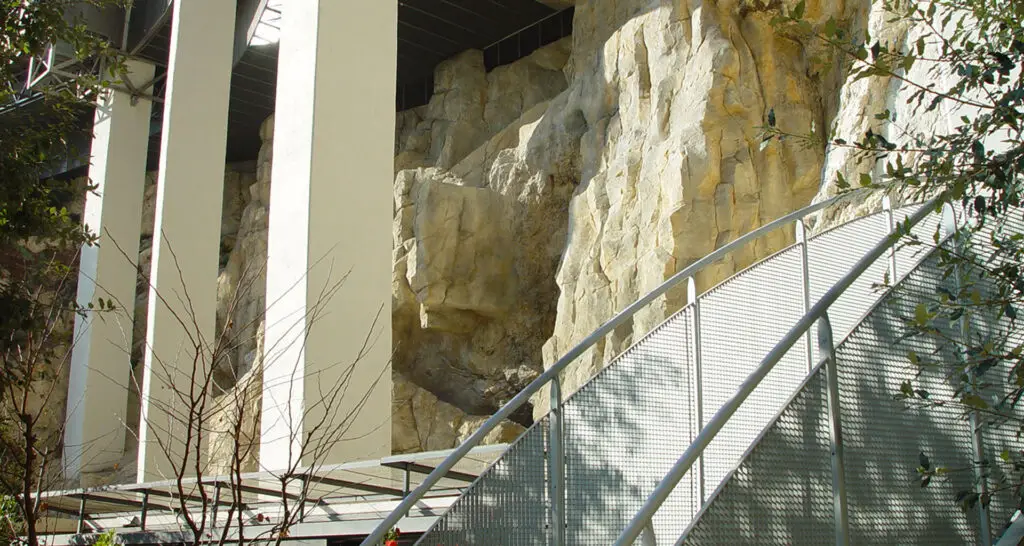 1920x1024-gare-de-monaco-04