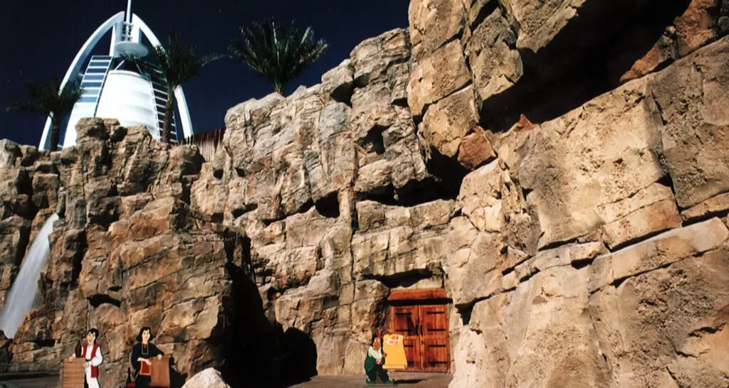 1920x1024-parc-indoor-table-des-pirates-maquette-02