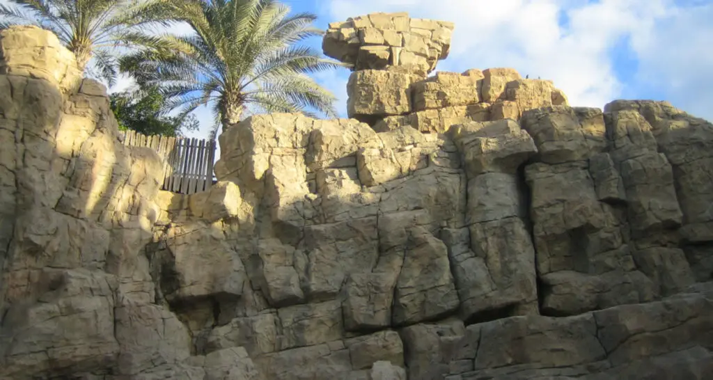 1920x1024-parc-indoor-table-des-pirates-maquette-03