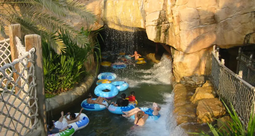 1920x1024-parc-indoor-table-des-pirates-maquette-08