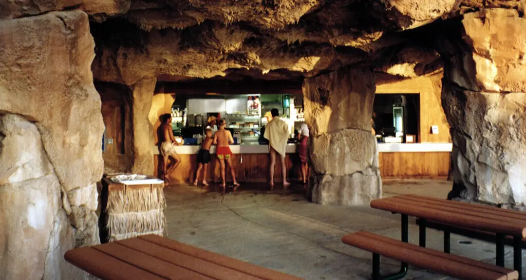 1920x1024-parc-indoor-table-des-pirates-maquette-09