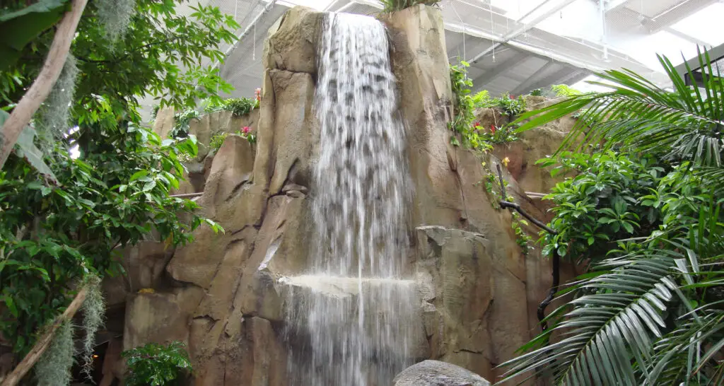 1920x1024-serre-amazonienne-montpellier-01