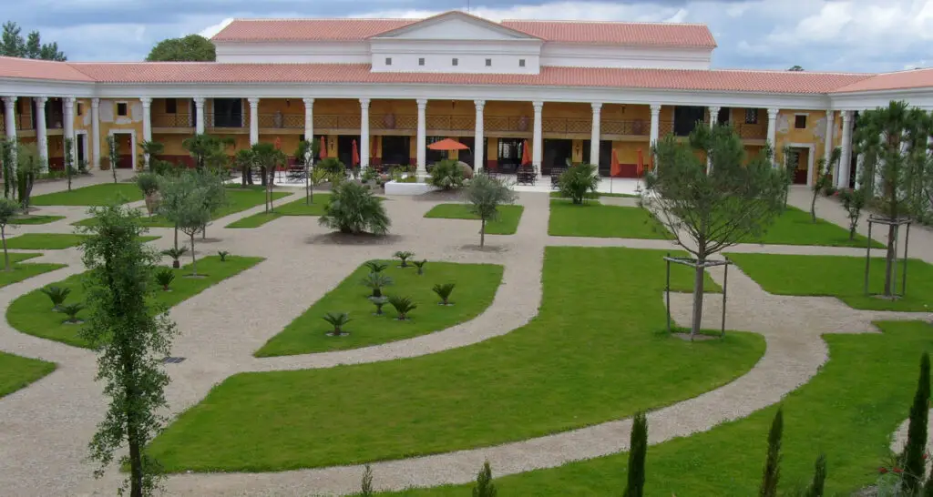 1920x1024-villa-gallo-romaine-04