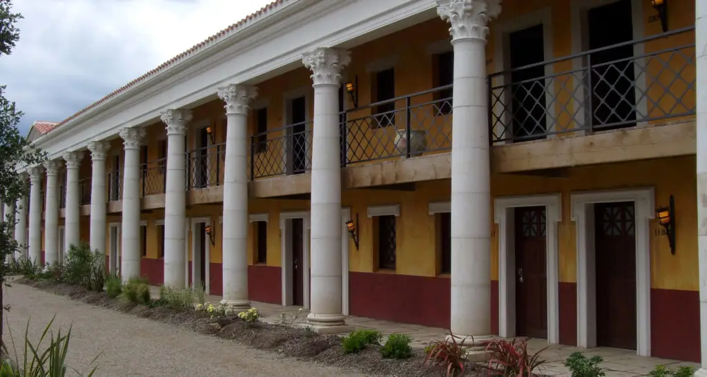 1920x1024-villa-gallo-romaine-06