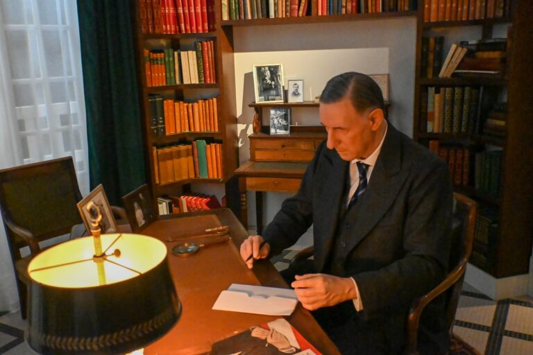 Instagram post from atelieremocio. This post is in position 3.